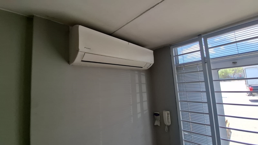 To Let commercial Property for Rent in Brackenfell Central Western Cape